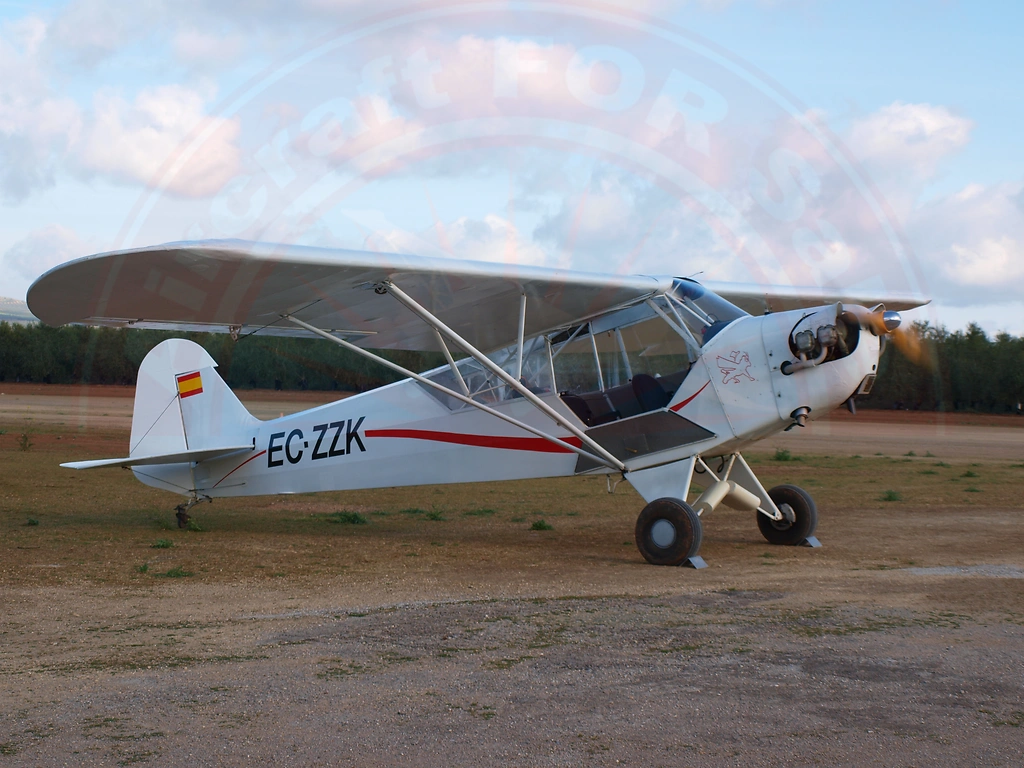 Piper J-3 L-4J