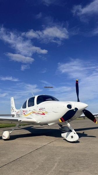 Cirrus SR22