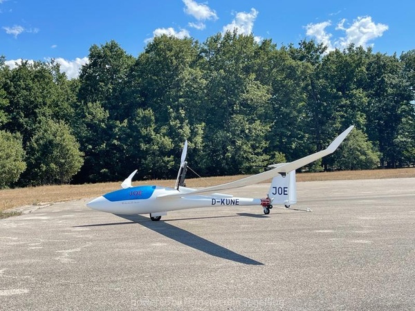 Schempp-Hirth Ventus-3 18m