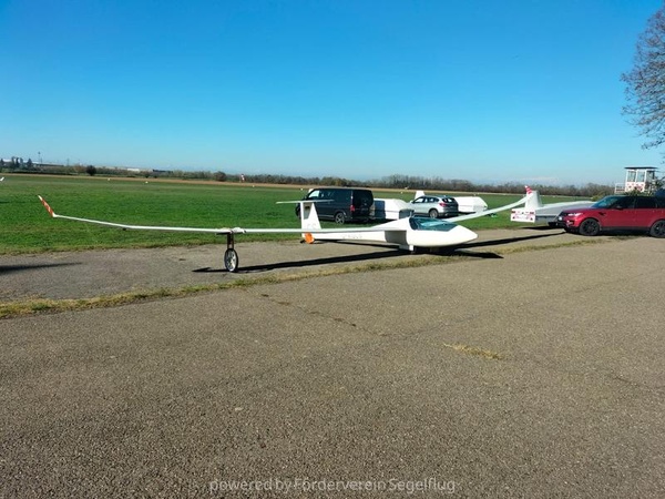 Schempp-Hirth Discus-2 18m