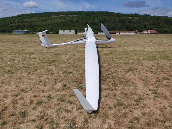 Alexander Schleicher ASH 31 Mi Mi