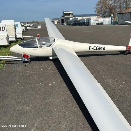 Glasflügel Hornet H-206