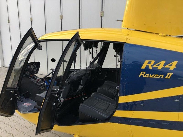 Robinson Helicopter R44