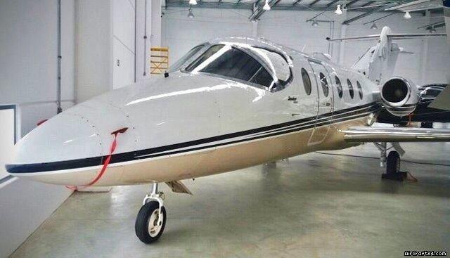 Hawker 400
